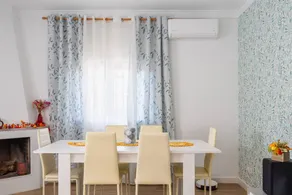 Voll ausgestattetes großzügiges Ferienhaus mit Pool, Garten und Grill | Bergblick | Hunde erlaubt - Image 3