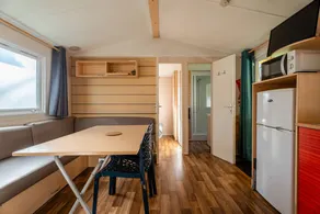 Mobile home with garden, terrace & pool - Image 5