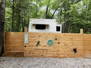 Cozy 30’ Trailer Getaway on Private Wooded Lot, BBQ, Hammock, WiFi & Streaming in Prescott, Michigan - Image 2