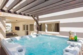 Villa with sauna, BBQ & pool | Sea view - Image 5