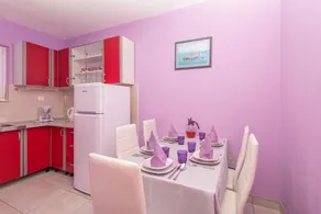 Holiday apartment with terrace | Garden view - Image 4