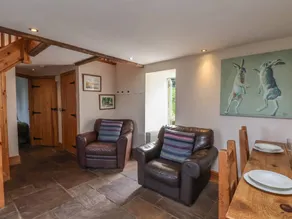 Cottage with garden - Image 2