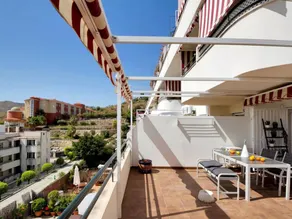 Appartement avec piscine, terrasse et jardin | Vue mer - Image 4