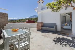 La Casa de Rita: Mountain Views & Private Terrace for Relaxing Holidays - Image 3