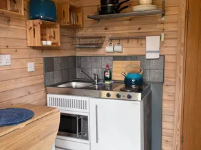 Cottage with garden - Image 4