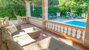 Apartment with garden, pool & barbeque - Image 4