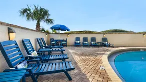Appartement de vacances adapté aux familles avec barbecue, piscine chauffée et internet haut débit | Vue plage - Image 3
