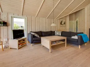 Ferienhaus mit Terrasse, privatem Pool und Garten - Image 2