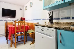 Voll ausgestattetes Ferienhaus mit schnellem Internet, Terrasse und Garten | Stadtblick | Ideal für Homeoffice | Haustierfreundlich - Image 3