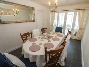 Cottage with garden - Image 5