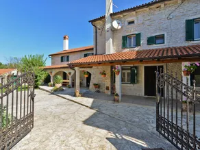 Ferienhaus mit Terrasse, Grill und privatem Pool - Image 4
