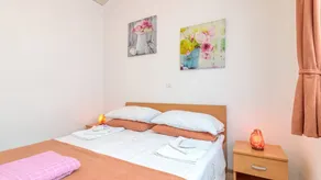 Beautiful holiday apartment with barbecue & garden | Mountain view - Image 5