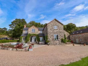 Family-oriented cottage with jacuzzi & garden | Pet-friendly - Image 3