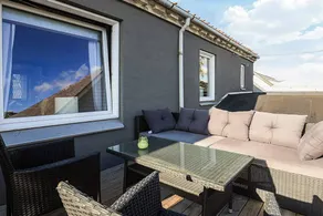 Holiday home with terrace, garden & barbecue - Image 3