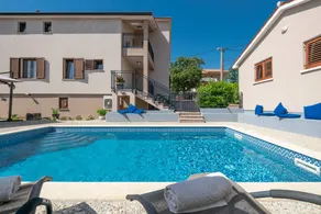 Fully equipped villa with pool & barbecue - Image 2