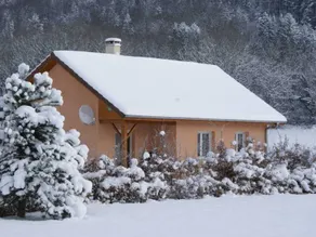 Holiday home with terrace, garden & barbeque | Garden view - Image 4