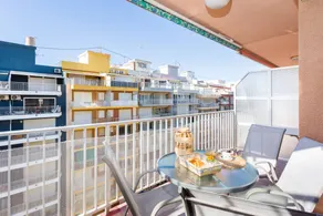 Appartement avec internet haut débit et terrasse | Vue ville - Image 2