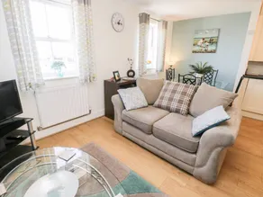 Child-friendly lovely cottage with garden | Beach view | Dogs allowed - Image 5