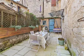 House with terrace | City view - Image 2