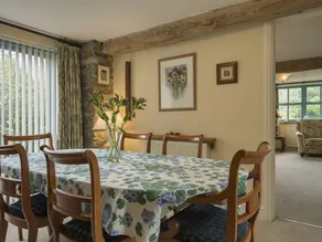 Family-friendly cottage with barbecue, terrace & garden | Pets are welcome - Image 5