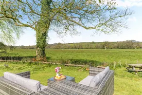 Cottage with garden, jacuzzi & barbeque - Image 3