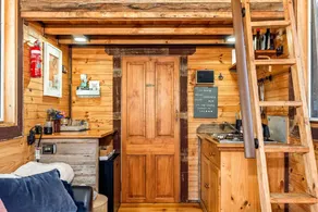 Fantastic Tiny House with Amazing Views of the Surrounding Hills and the Stars at Night in Taradale, Victoria - Image 4