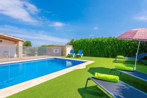 Villa with BBQ & garden - Image 3