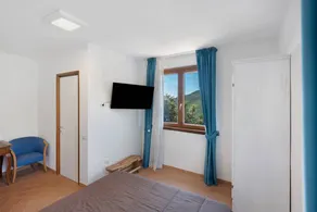 Dedicated room with terrace & garden | Beach view - Image 3
