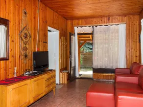 Holiday home with barbecue, terrace & garden - Image 3