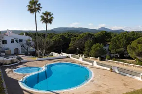 Apartment with garden, private pool & barbeque | Sea view | Next to the beach - Image 3