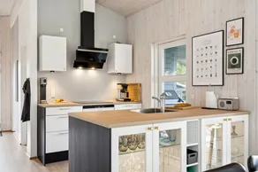 Fully equipped big house with terrace, sauna & barbeque | Sea view - Image 4