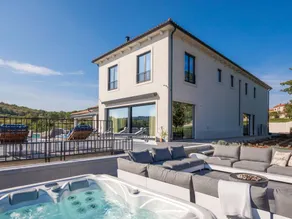 Ferienhaus mit Grill, Terrasse und Garten - Image 4