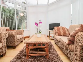 Cottage with garden | Beach view - Image 4