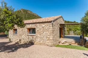 Children-friendly villa with terrace, barbecue & private pool | Sea view - Image 2
