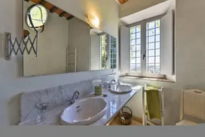 New Historic Tuscany Country House Retreat in a Vineyard Near Siena Villa Chiantissimo - Image 5