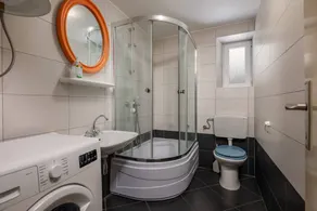 Fully equipped charming flat with garden & terrace - Image 5