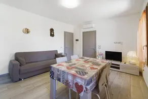 Beautiful flat with garden | Garden view - Image 2