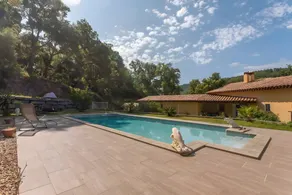 "Cigale" Room with Shared Pool, Wi-Fi, and Air Conditioning - Image 2