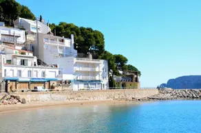 Appartement avec terrasse et piscine - Image 4