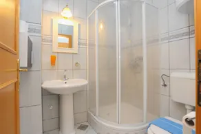 Pleasant studio with BBQ, terrace & garden | Sea view | Dogs allowed - Image 5
