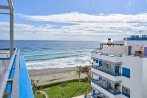 Apartment mit schnellem Internet, Terrasse und Grill | Bergblick | Strand in der Nähe - Image 3