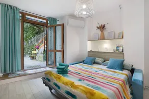 Studio with garden | Mountain view - Image 3