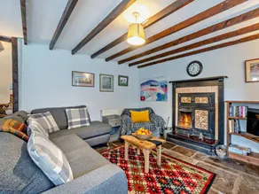 Cottage with barbeque & garden | Water view - Image 3
