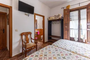Zimmer 2 mit Garten und Balkon – El Sueño De Lucrecia, Toledo - Image 2