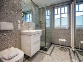 Komfortplus Ferienwohnung mit 1 Schlafzimmer und Balkon im Obergeschoss - Image 4