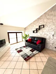 Flat | Lake view - Image 3
