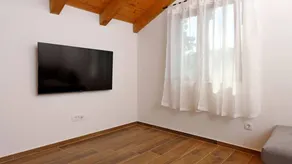 Holiday apartment with BBQ & terrace - Image 3