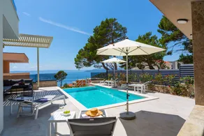 Villa with terrace, barbecue & hot tub | Water view - Image 4