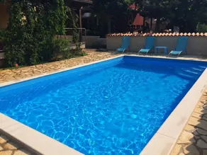 House with garden, BBQ & private pool - Image 2