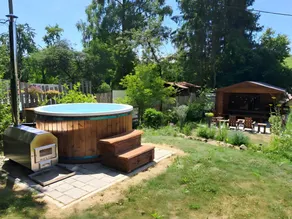 House with garden, barbecue & jacuzzi | Garden view | Perfect for remote work - Image 3